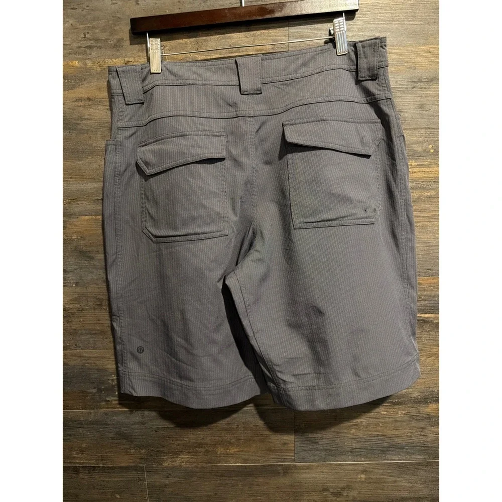 Lululemon Mens ABC Cargo Shorts Grey Pinstripe Size 36 Zipper Pockets Hiking